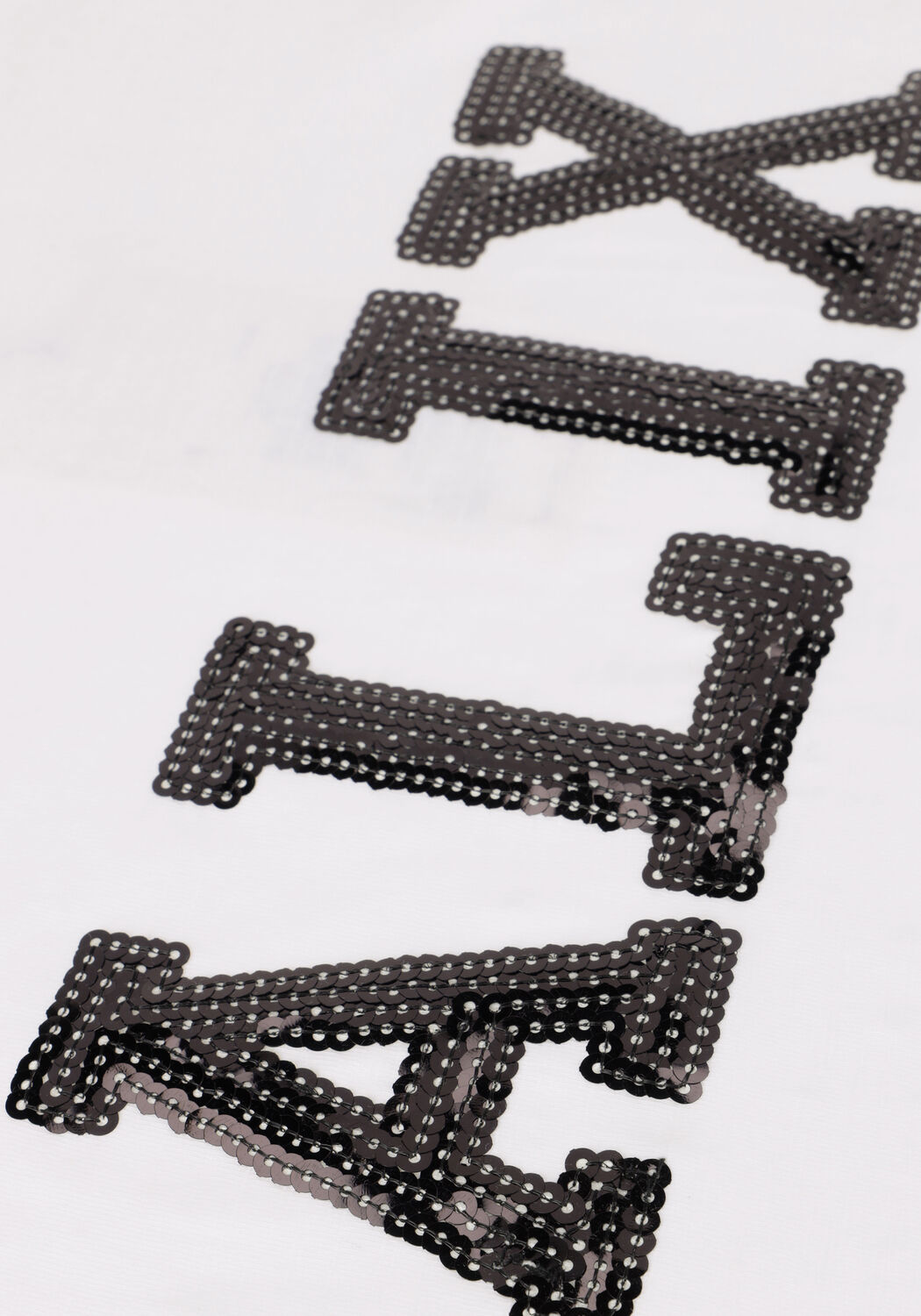 Witte ALIX THE LABEL Tops & T-shirts LADIES KNITTED ALIX SEQUIN T-SHIRT - large