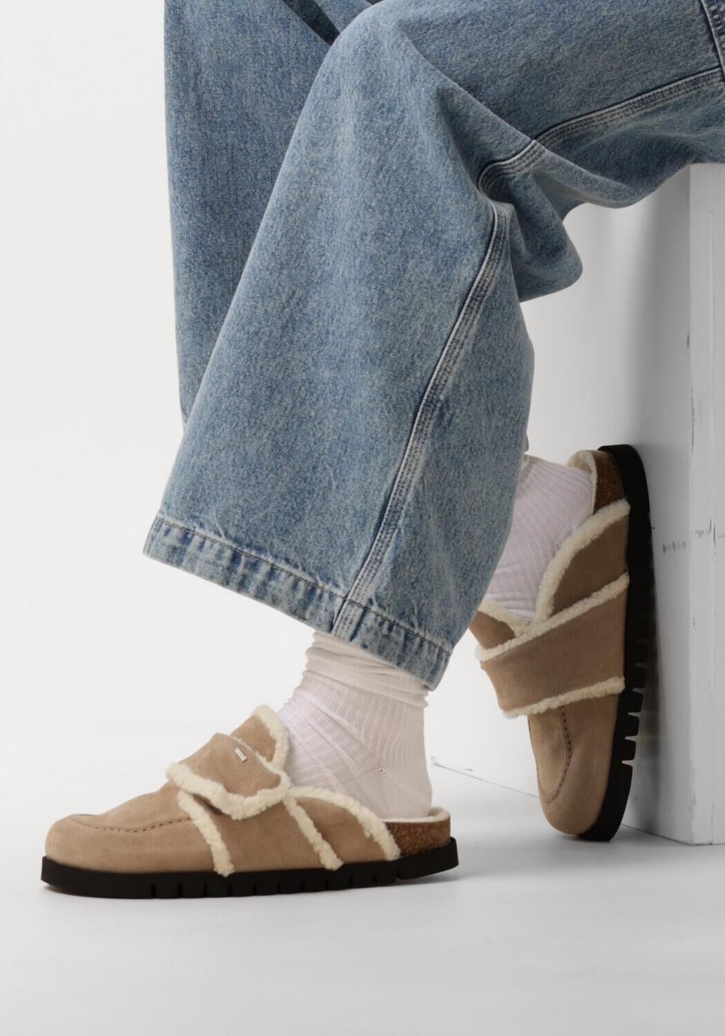 Taupe NUBIKK Instappers TEDDY FUR - large