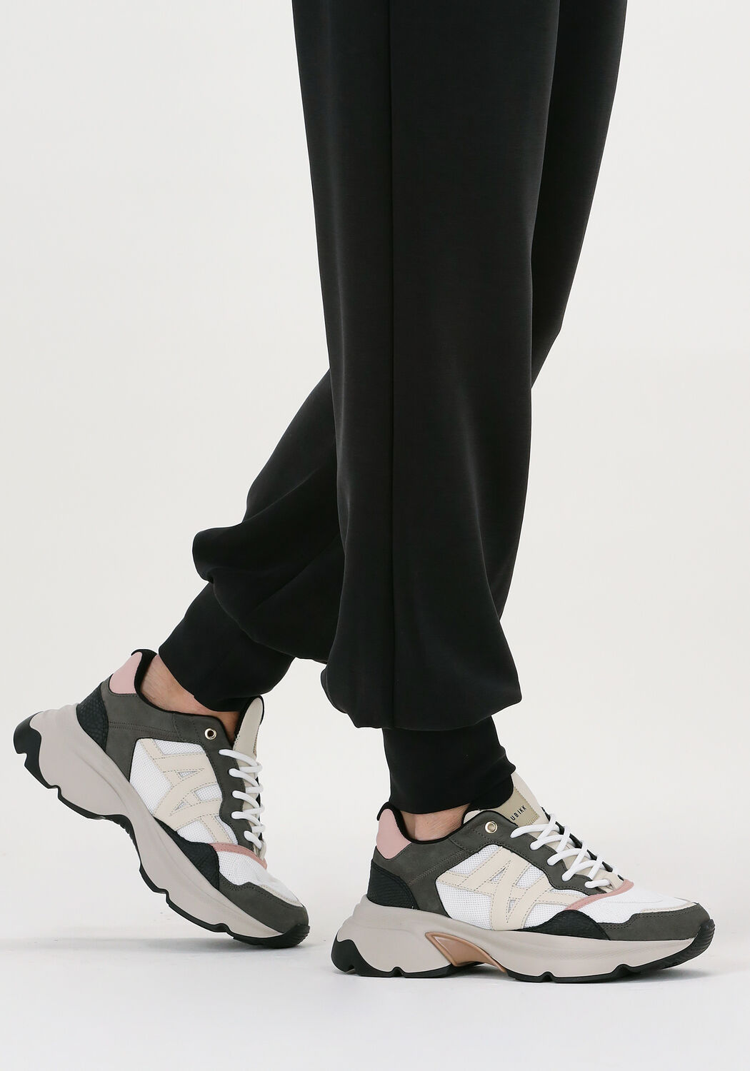 Grijze NUBIKK Lage sneakers ROSS TREK L - large