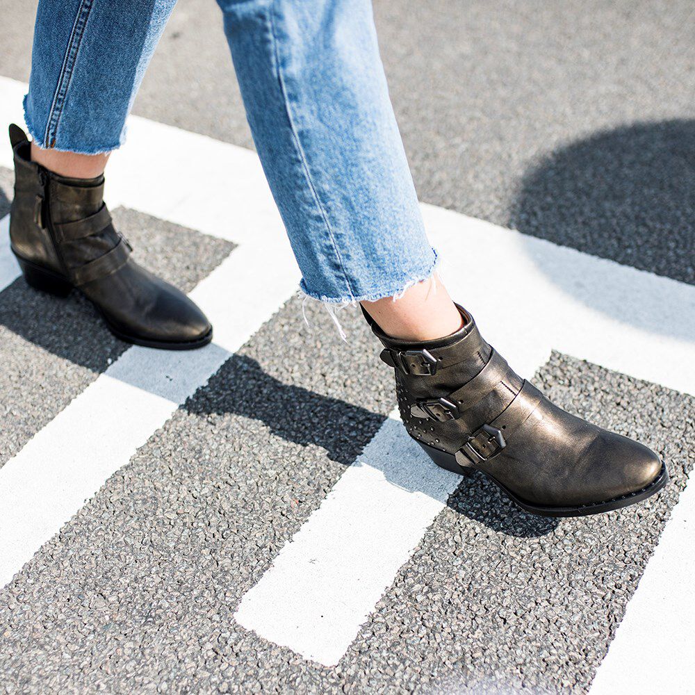 Bronzen MJUS Enkellaarsjes 187216 | Omoda