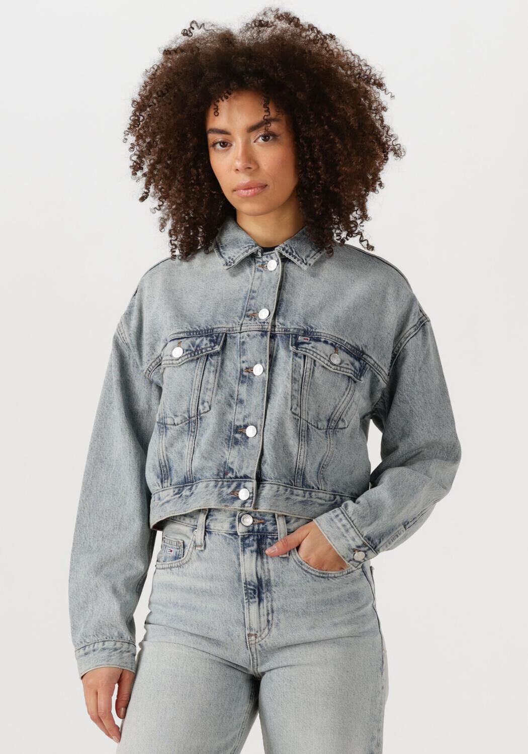 TOMMY JEANS Dames Jassen Ovsz Crop Trucker Jacket Bi6012 Blauw