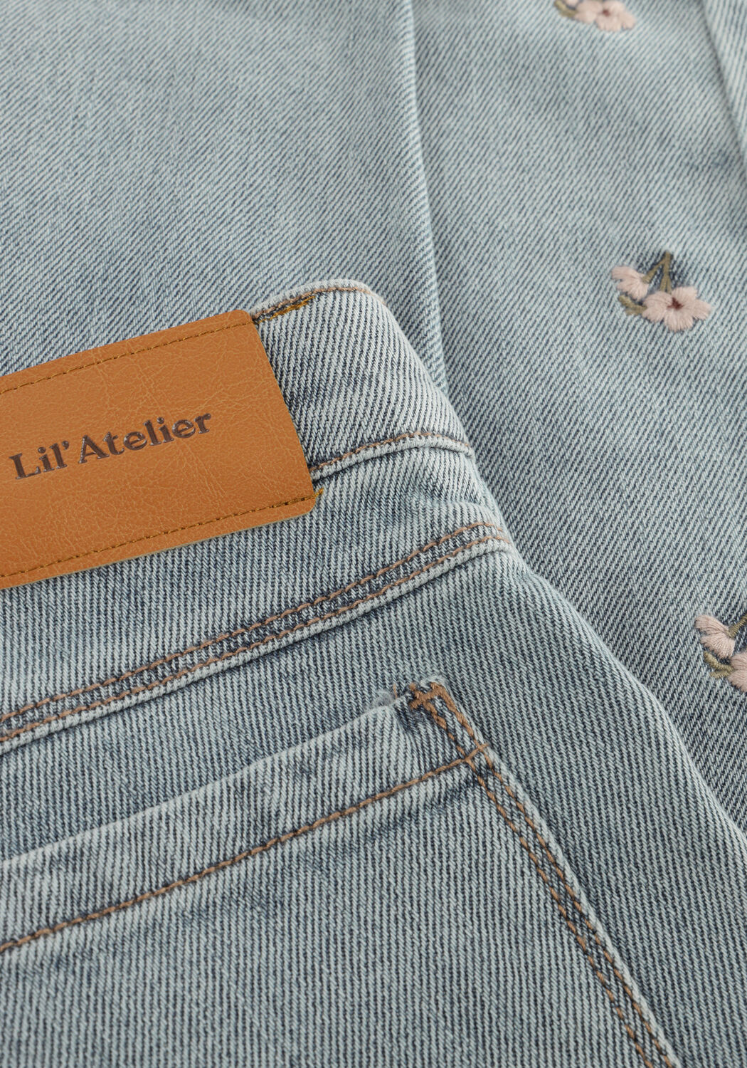 Lichtblauwe LIL' ATELIER Straight leg jeans NMFDARLEE DOA LOOSE JEANS 4499 LIL - large