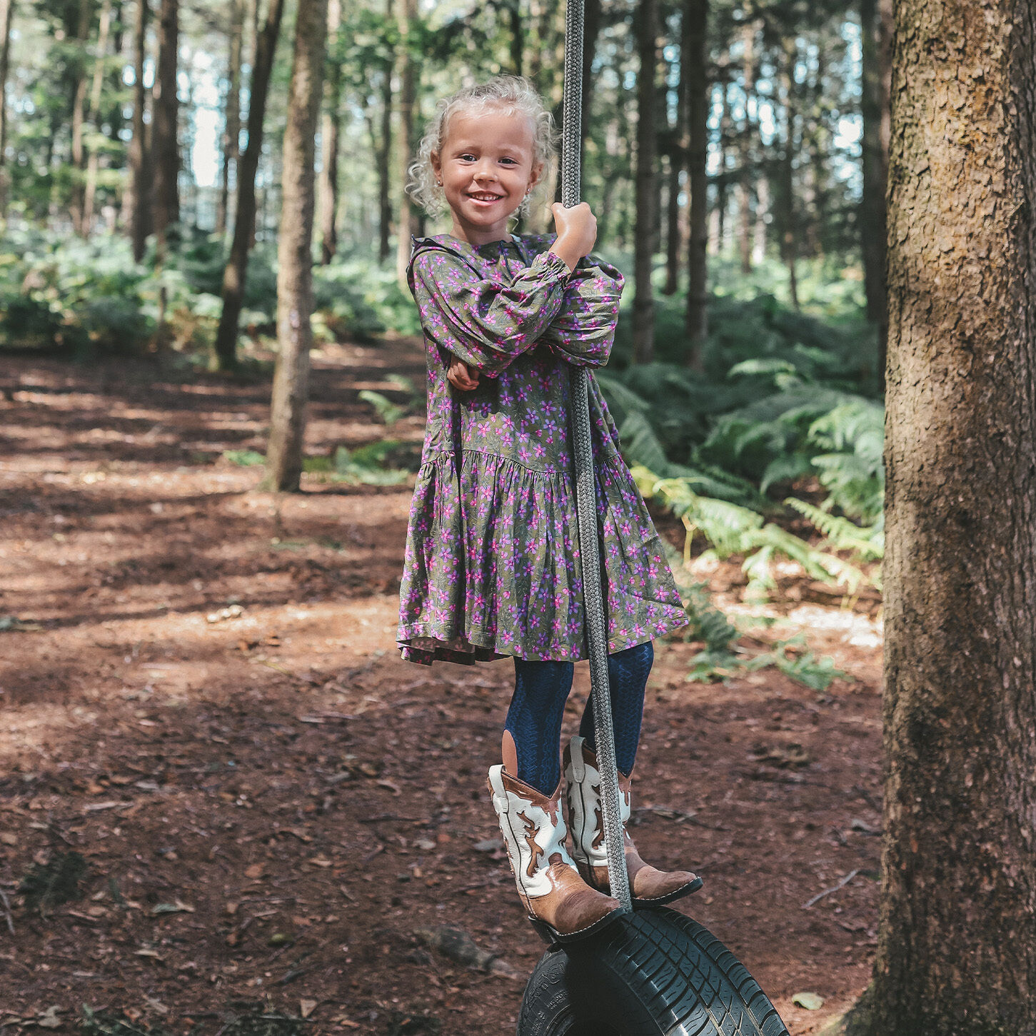 Olijf YOUR WISHES Mini jurk VIVID FLOWER COLLAR DRESS - large