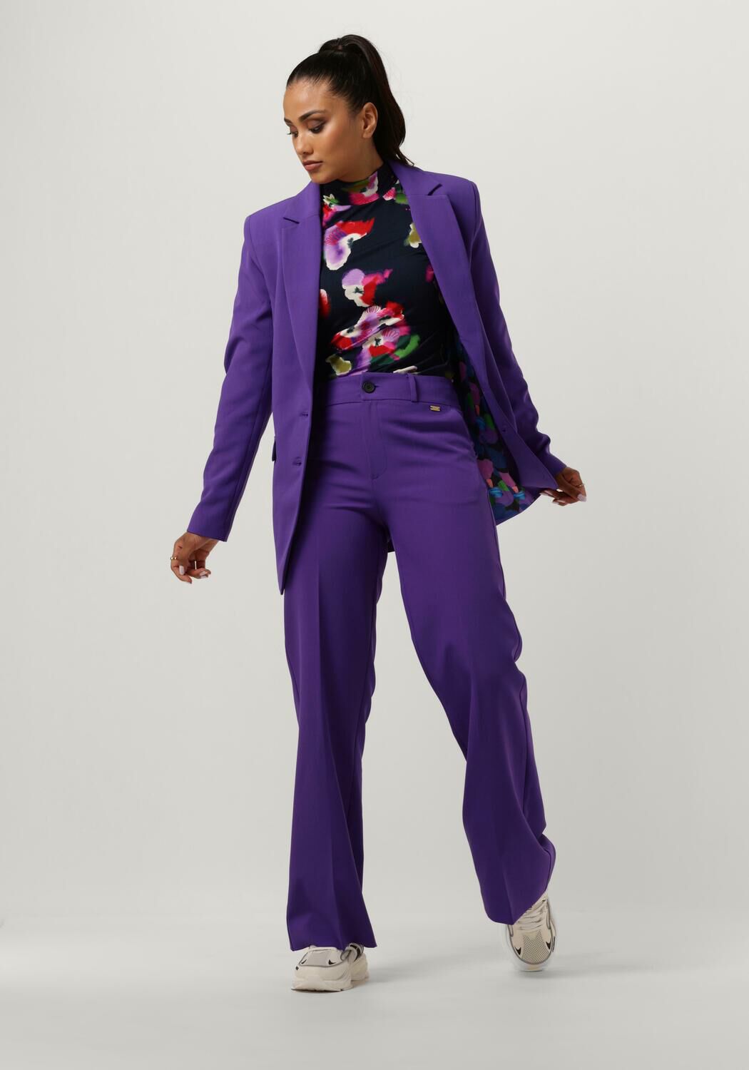 Paarse kleding 2025
