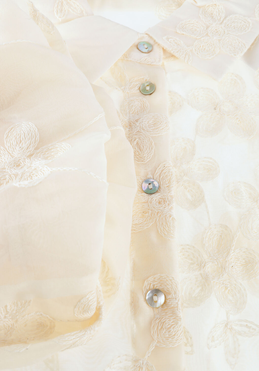 Ecru JANSEN AMSTERDAM Blouses PRIYA BLOUSE TE 773 SHORT PUFFED SLEEVE FLOWER EMBROIDERY - large