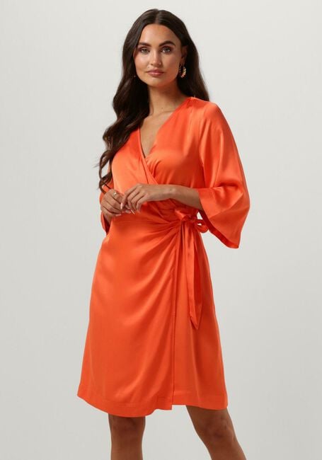 Oranje SELECTED FEMME Mini jurk SLFFRANZISKA 3/4 SHORT SATIN WRAP DRESS - large