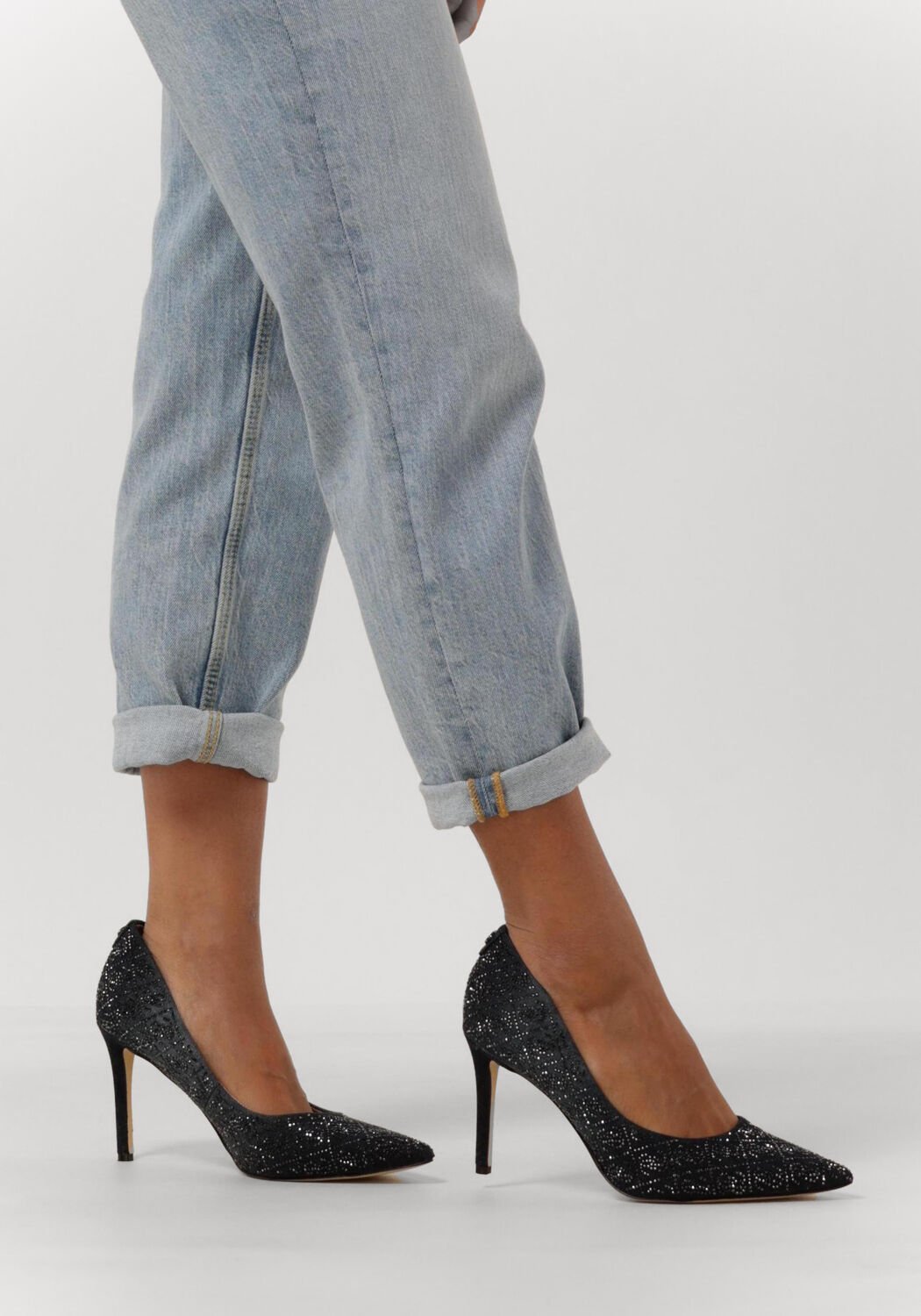 Guess pumps cheap