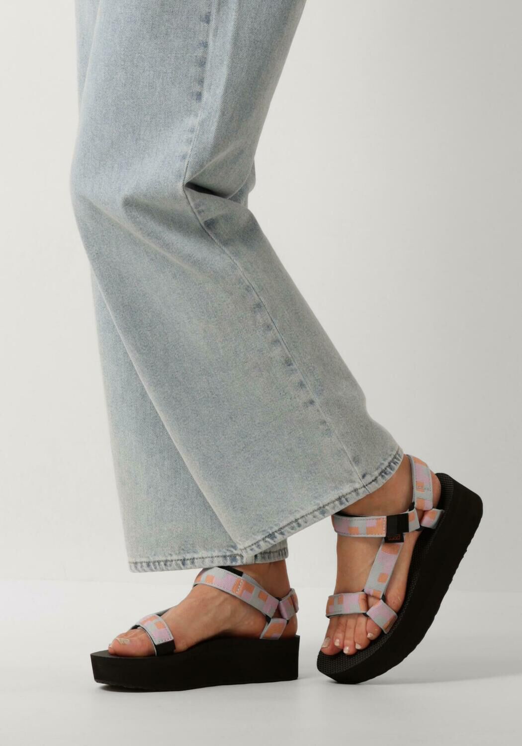 Multi TEVA Platte sandalen W FLATFORM UNIVERSAL - large