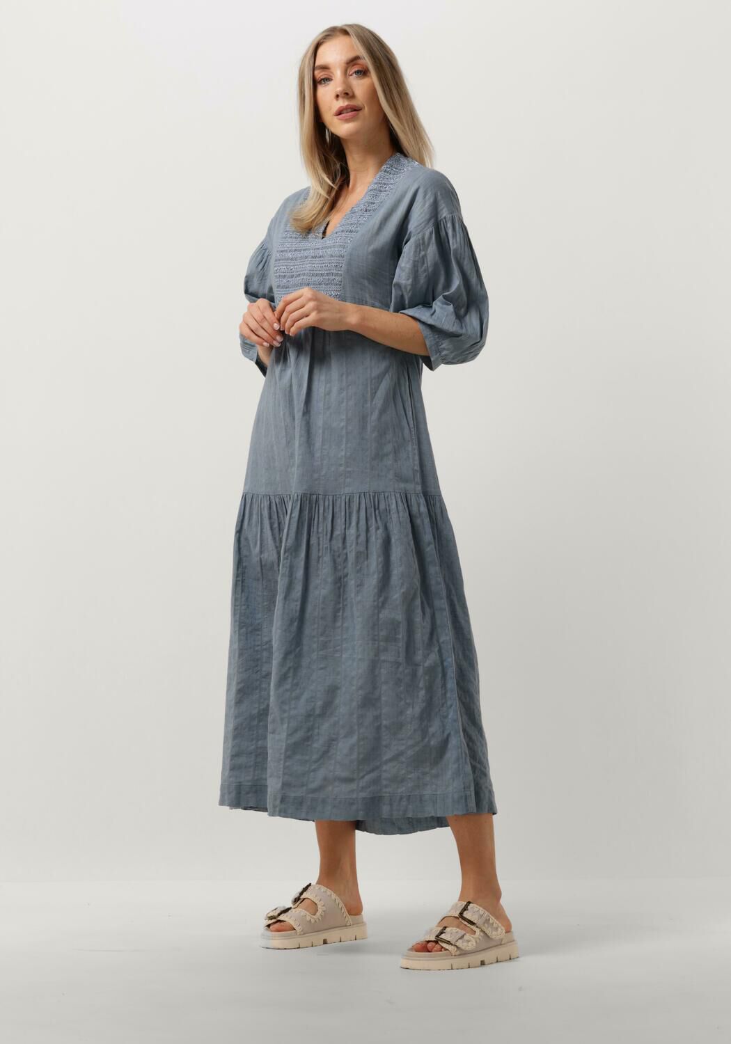 RUBY TUESDAY Dames Jurken Sage Long Dress With V Smock Lichtblauw