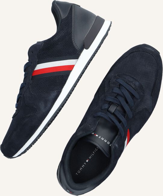 Blauwe TOMMY HILFIGER Lage sneakers ICONIC SUEDE Blauwe TOMMY HILFIGER Lage sneakers ICONIC SUEDE - large
