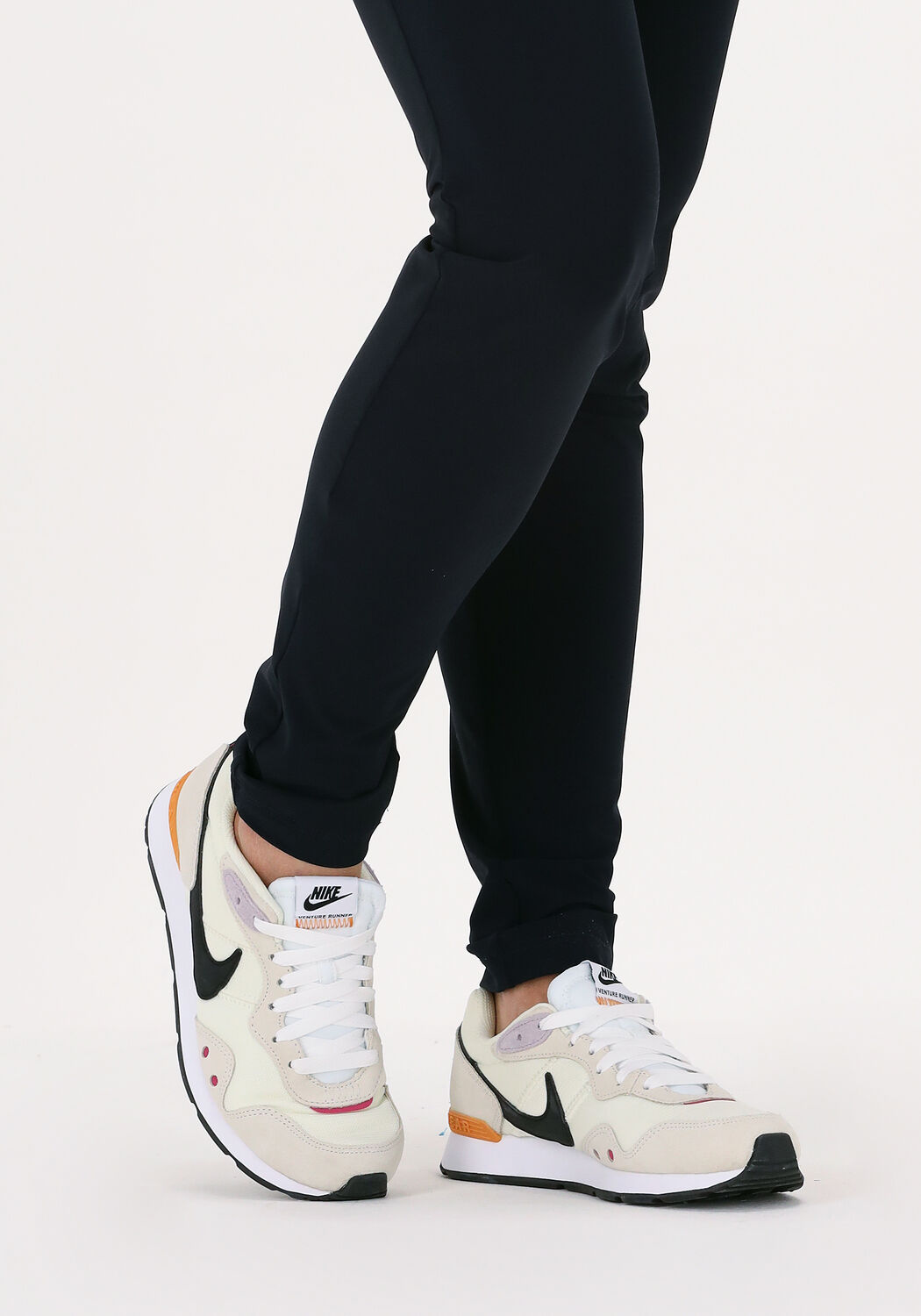 Lage nikes new arrivals