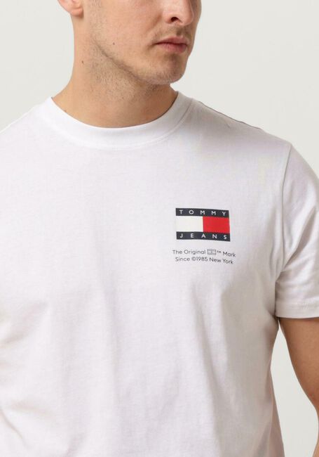 Witte TOMMY JEANS T-shirt TJM SLIM ESSENTIAL FLAG TEE - large