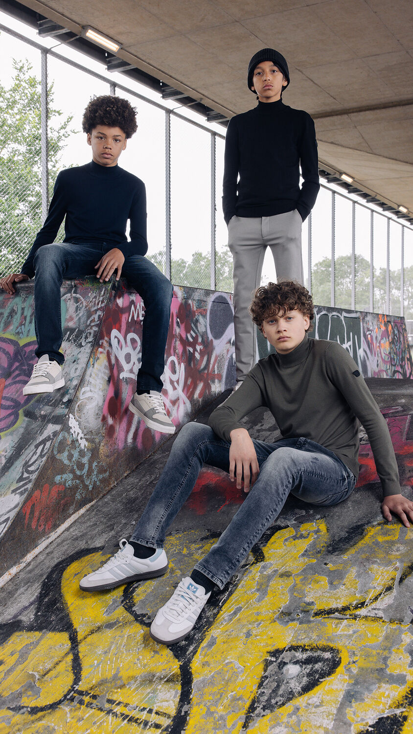 BALLIN Jongens Truien & Vesten 037802 Zwart