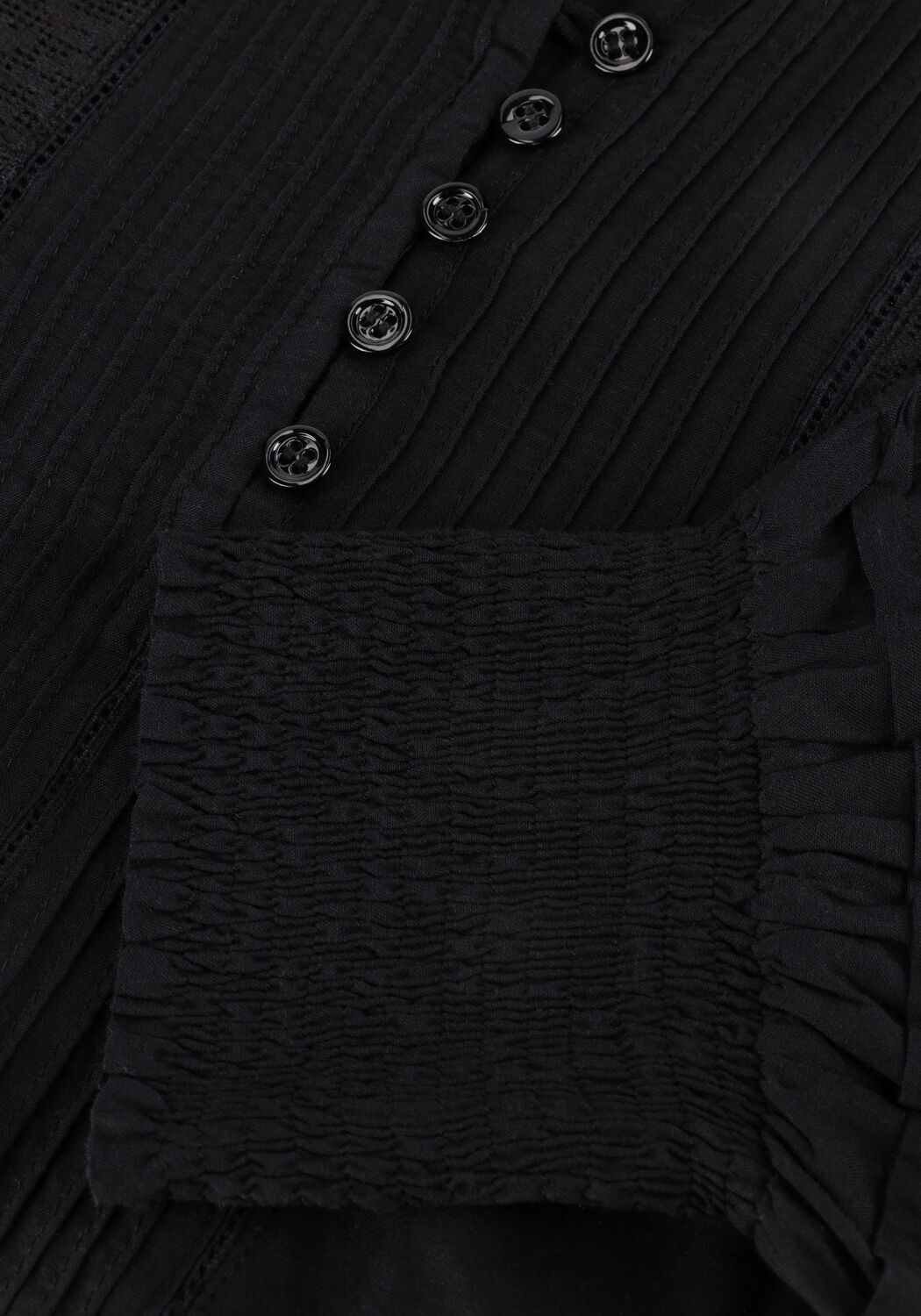 VANESSA BRUNO DAHILA - large