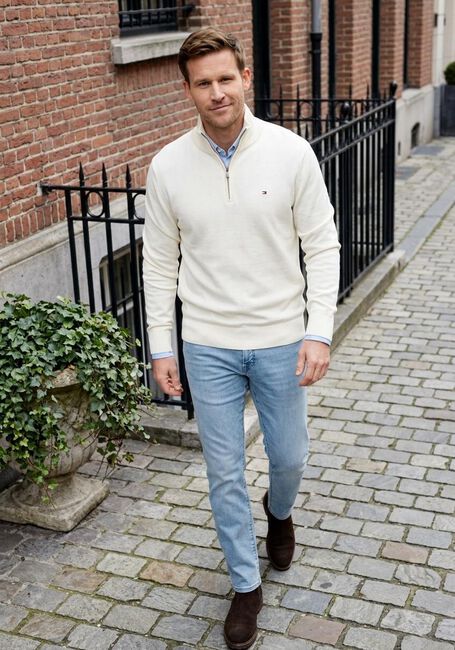Lichtblauwe PIERRE CARDIN Slim fit jeans LYON TAPERED - large