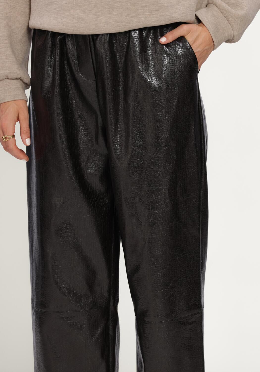 Zwarte CIRCLE OF TRUST Wijde broek SOLEN PANTS - large