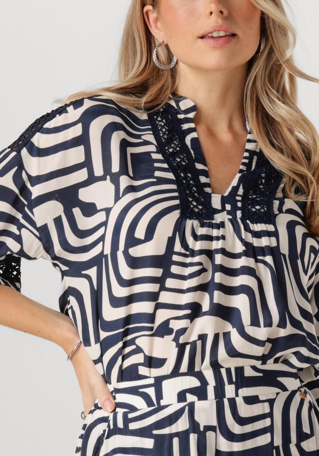 NUKUS Dames Tops & T-shirts Nina Top Donkerblauw