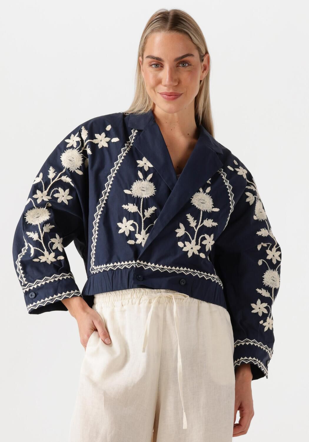 Antik batik Cropped bomberjas met borduursels Winna donkerblauw