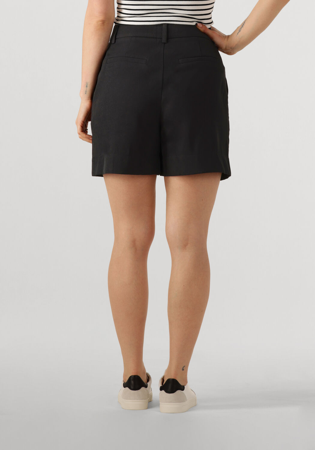 MINUS Dames Broeken Livina Shorts Zwart