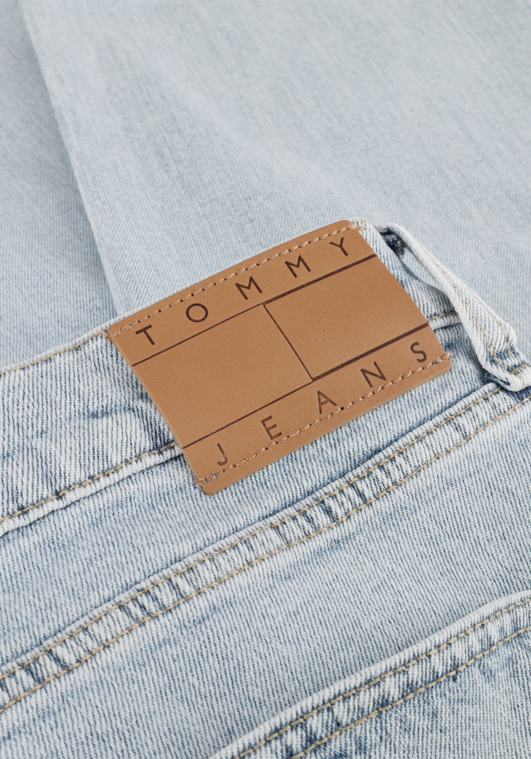 Lichtblauwe TOMMY JEANS Straight leg jeans RYAN SLIM STR BI5115 - large