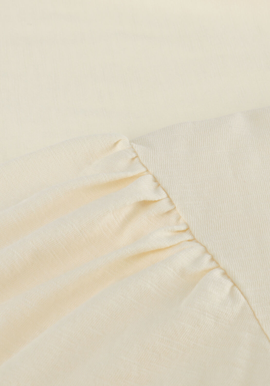 Creme LIKE FLO T-shirt ESTELLE FLO TEE WITH RUFFLE - large