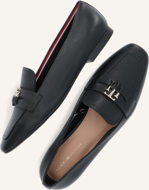 Zwarte TOMMY HILFIGER Loafers ESSENTIAL HARDWARE LOAFER Zwarte TOMMY HILFIGER Loafers ESSENTIAL HARDWARE LOAFER - large