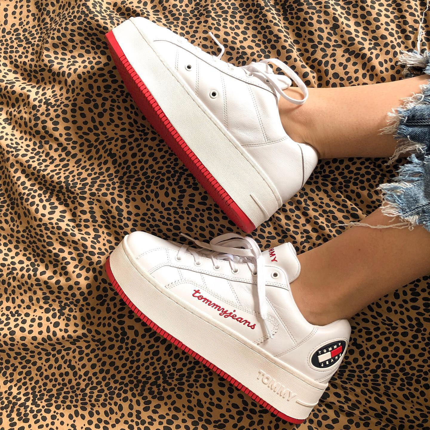 Witte TOMMY HILFIGER Lage sneakers RETRO ICON Omoda