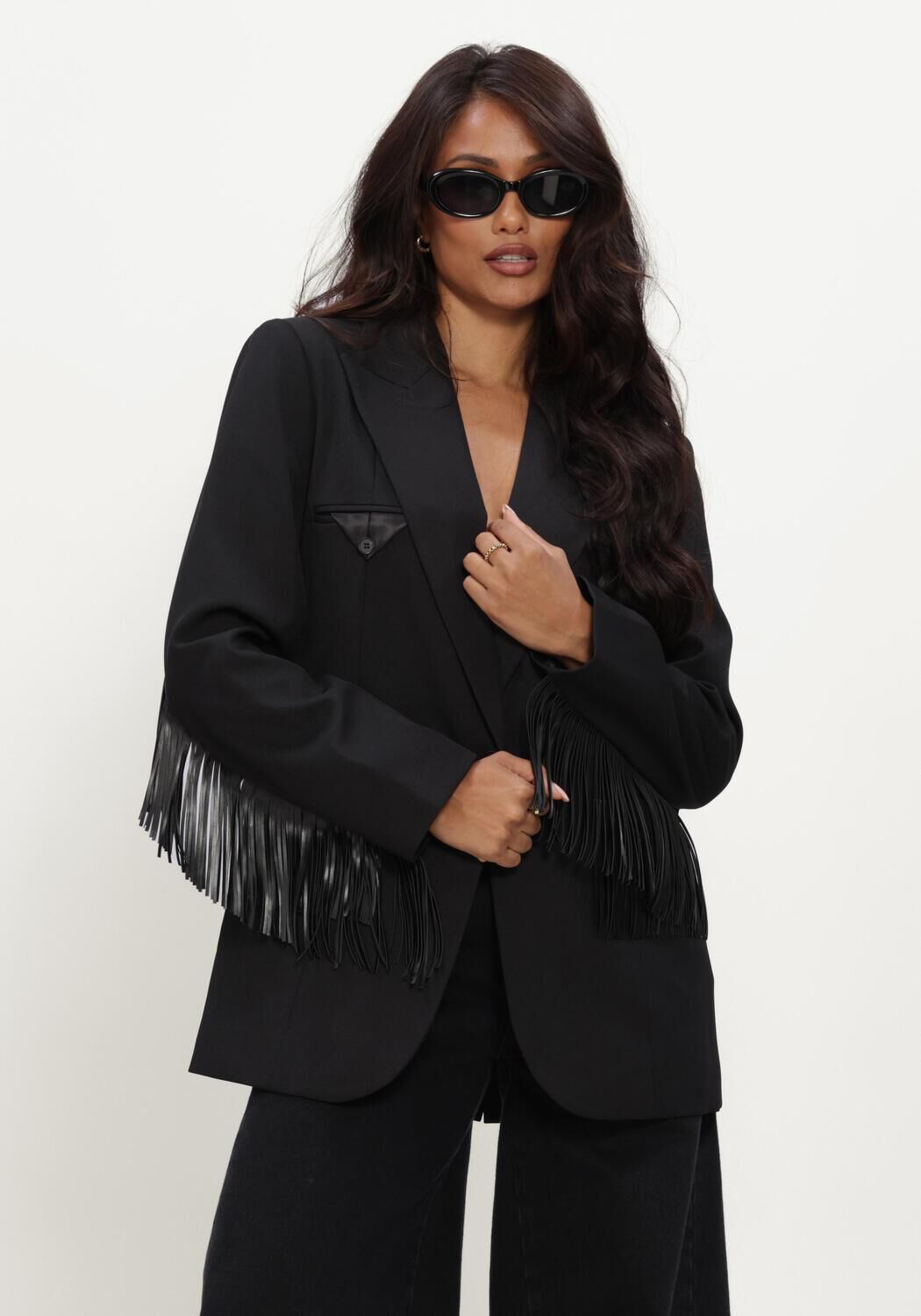 HAUTE L'AMITIÉ Haute L'Amitié Dames Blazers Premiere Fringe Blazer Zwart
