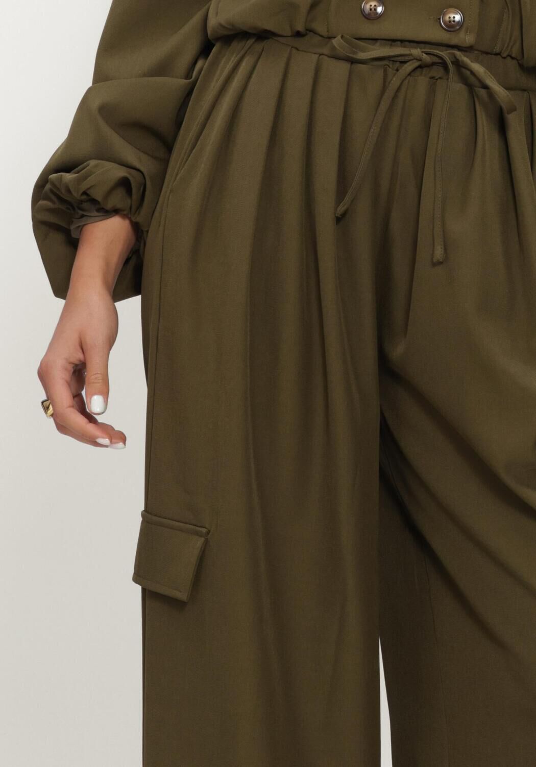 Khaki REFINED DEPARTMENT Wijde broek LADIES WOVEN WIDE LEG CARGO PANTS MILA - large