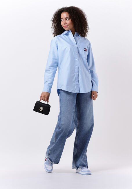 Blauwe TOMMY JEANS Blouses TJW BADGE BOYFRIEND SHIRT Blauwe TOMMY JEANS Blouses TJW BADGE BOYFRIEND SHIRT - large