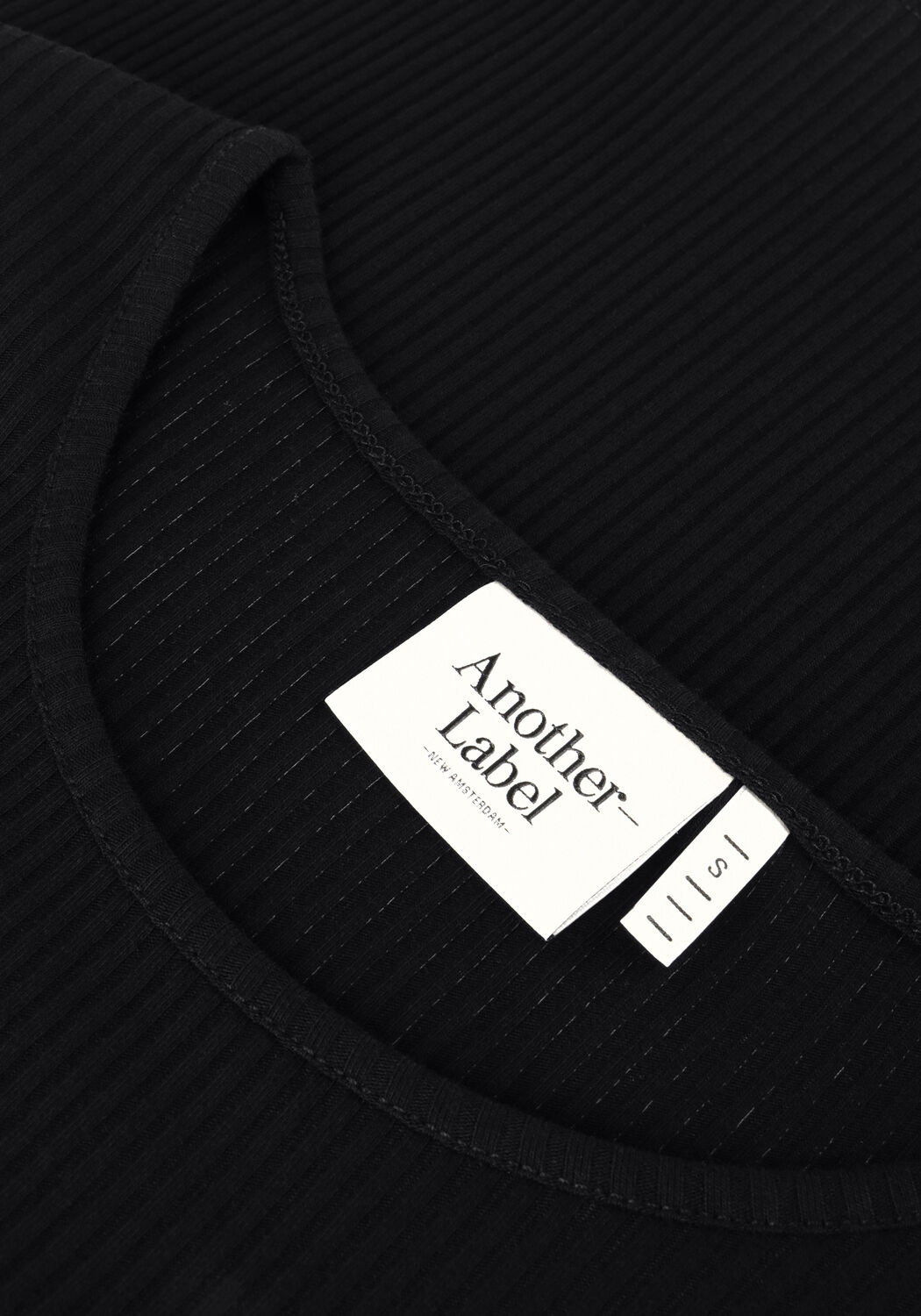 Zwarte ANOTHER LABEL Top ELYNE T-SHIRT S/S - large