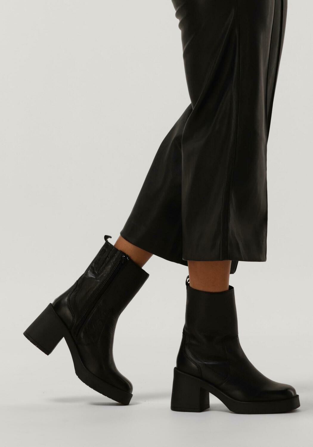 Zwarte OMODA Enkellaarsjes LPBOMMA-08 - large