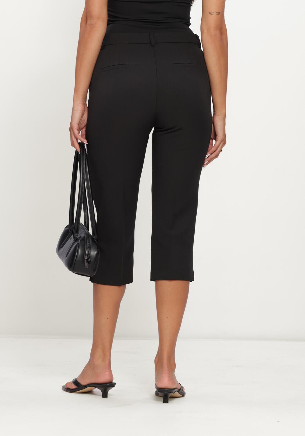 Zwarte NEO NOIR Broeken TASIA SUIT CAPRI PANTS - large