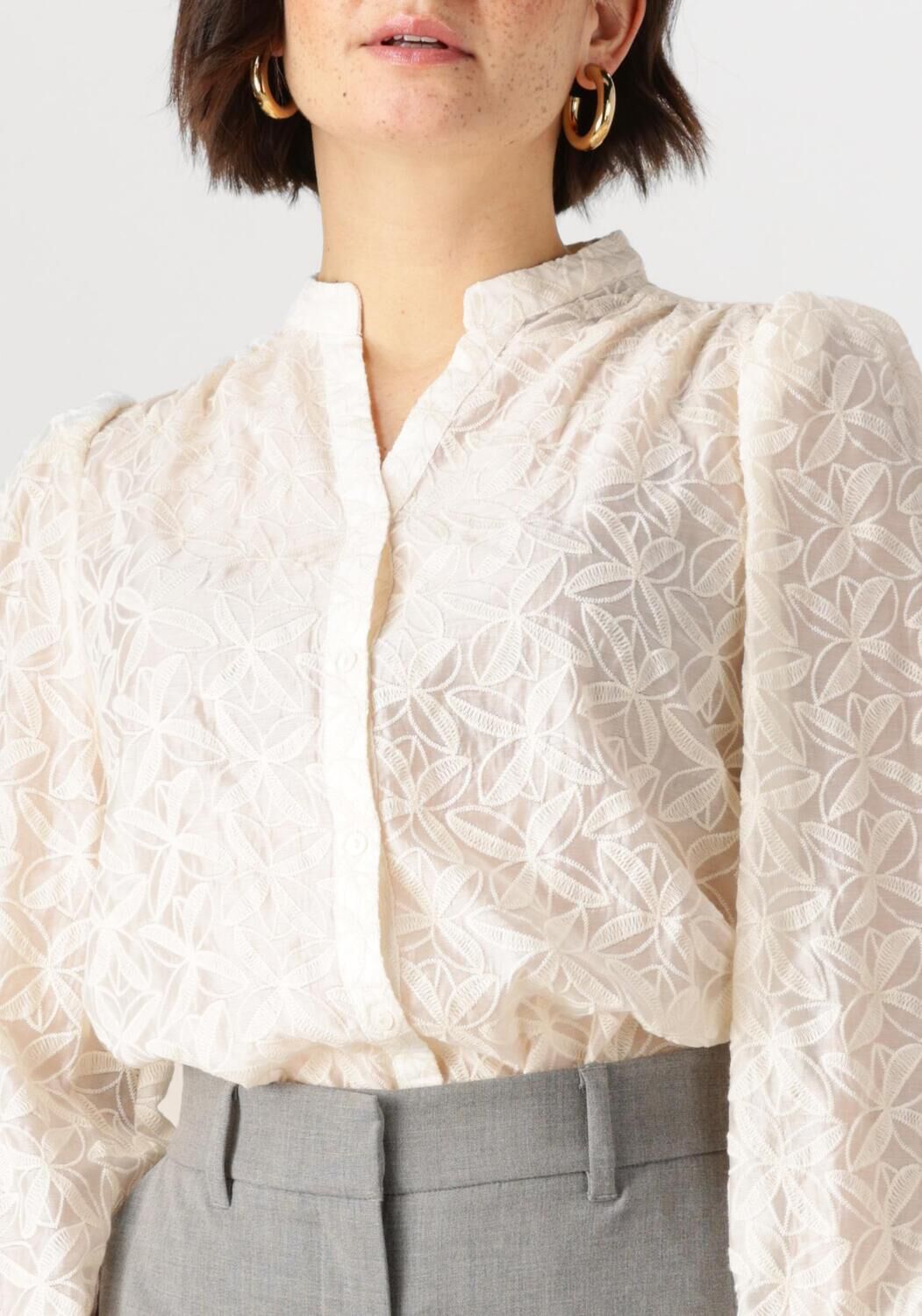 NUKUS Dames Blouses Malaga Blouse Embroidery Gebroken Wit
