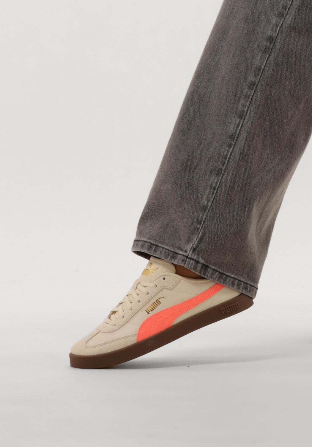 Beige PUMA Lage sneakers PUMA CLUB - large