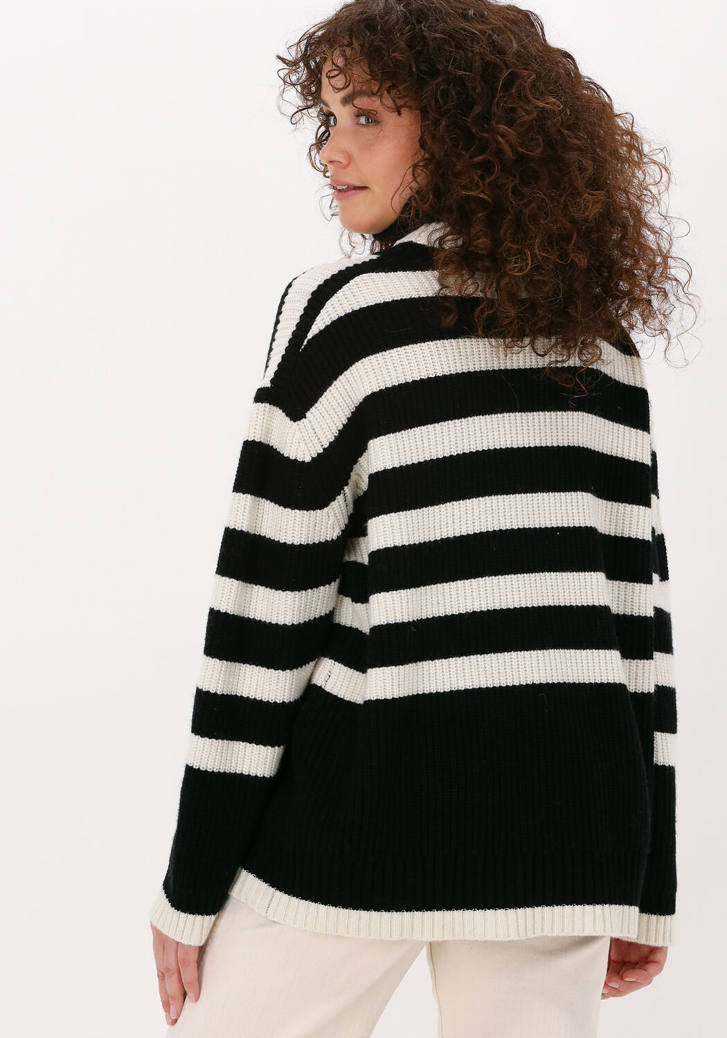 Zwarte JUST FEMALE Coltrui CIRI KNIT ROLLNECK Omoda