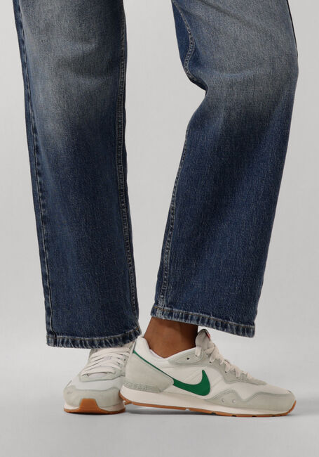 Witte NIKE Lage sneakers VENTURE RUNNER WMNS Witte NIKE Lage sneakers VENTURE RUNNER WMNS - large
