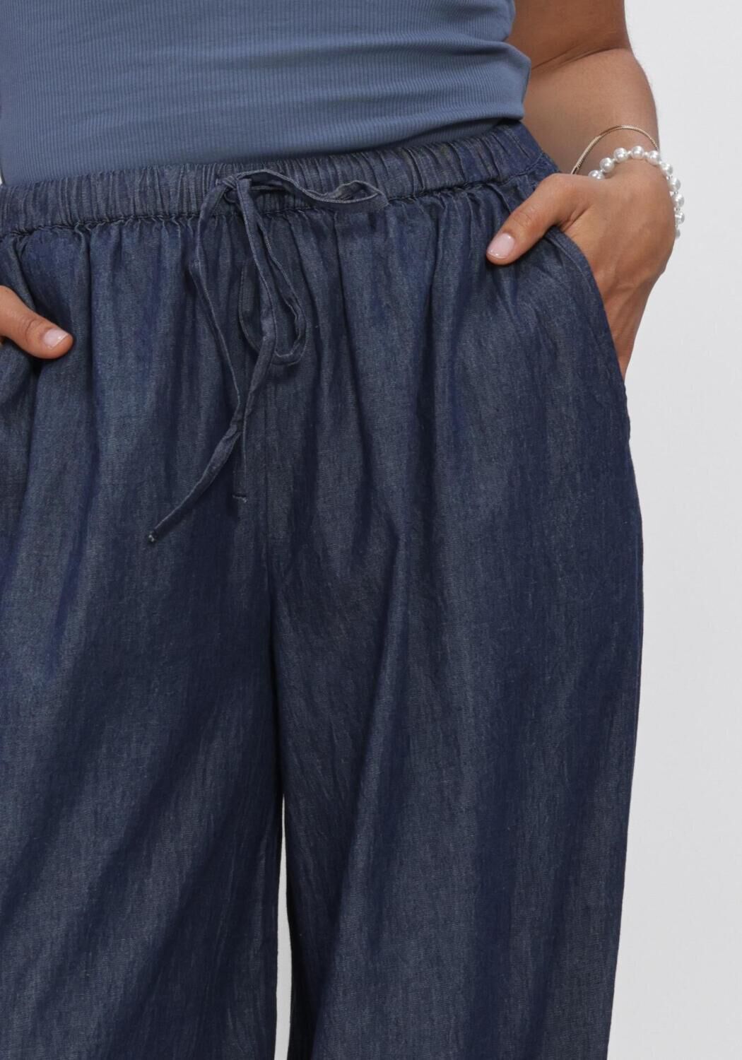 Blauwe NEO NOIR Broeken ROXANE BALLOON DENIM PANTS - large