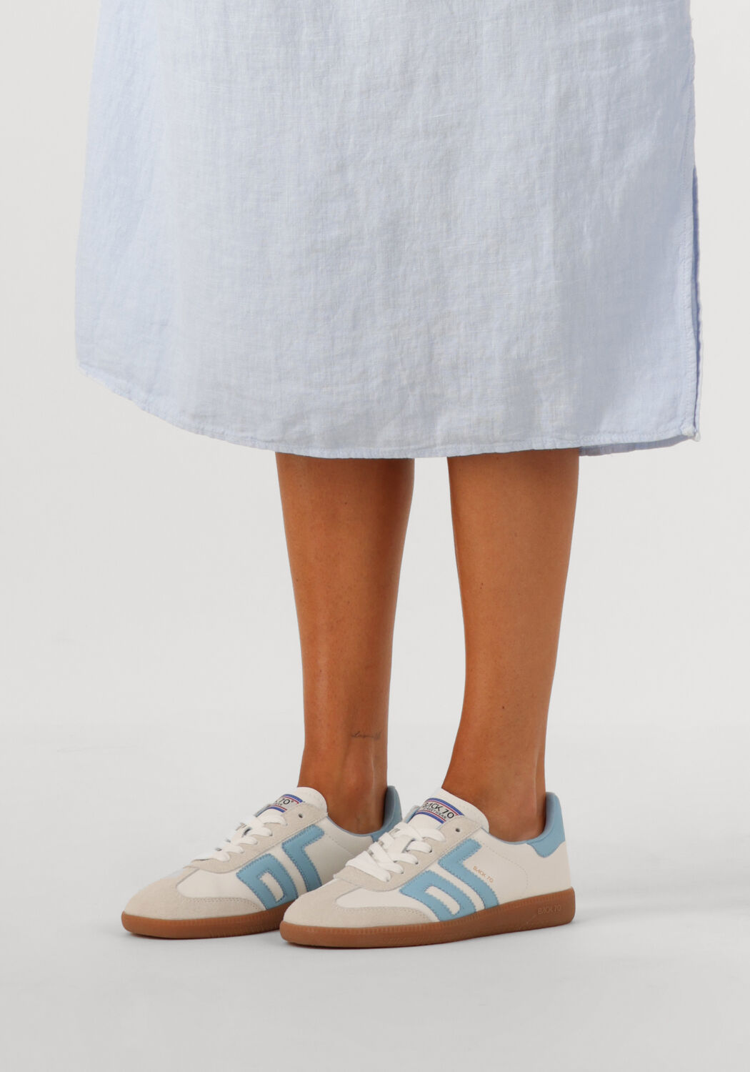 Lichtblauwe BACK70 Lage sneakers CLOUD - large