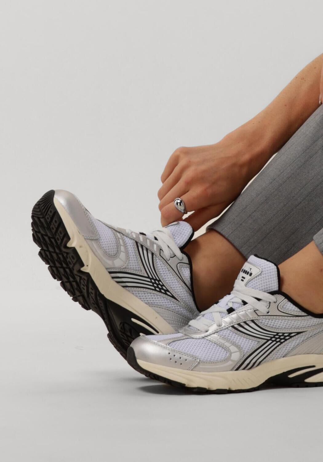 Zilveren DIADORA Lage sneakers SAO-KO 280 WN | Omoda