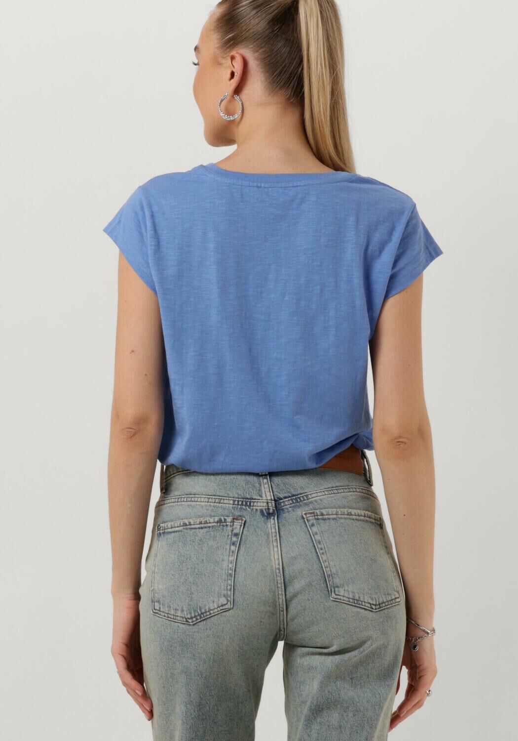 MINUS Dames Tops & T-shirts Leti Tee Lichtblauw