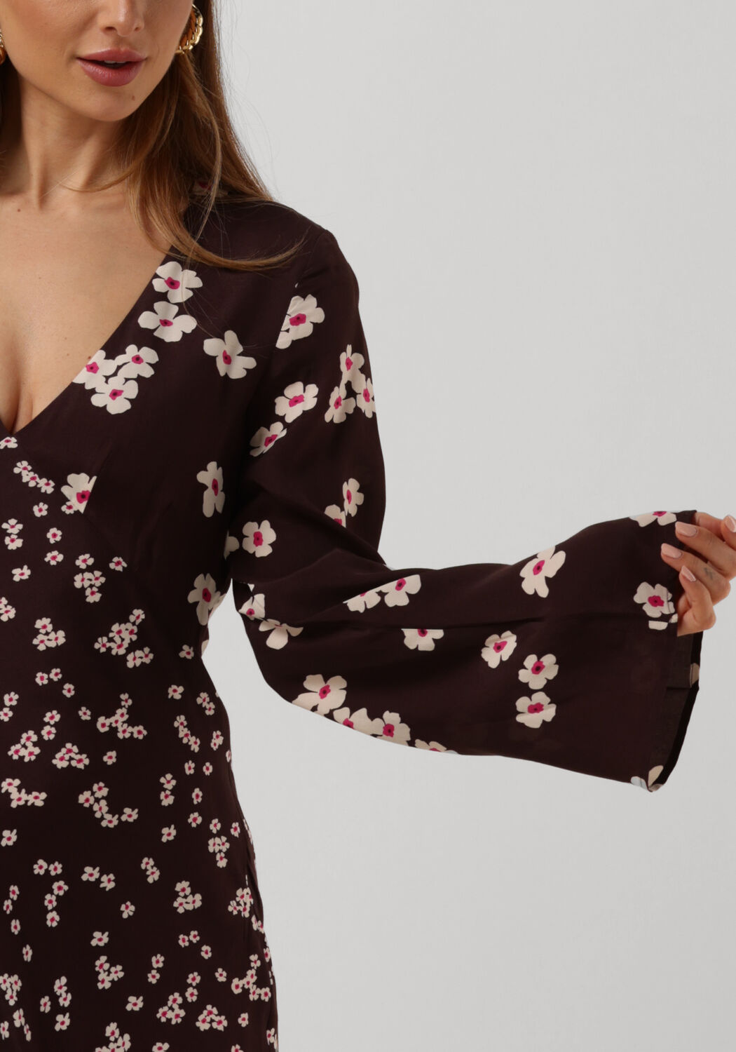 Paarse CATWALK JUNKIE Maxi jurk DR YOU ARE BLOOMING Omoda