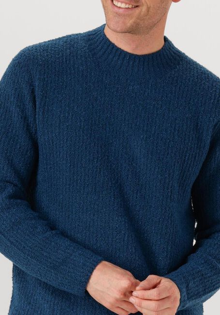 DSTREZZED QUINT MOCK NECK - large