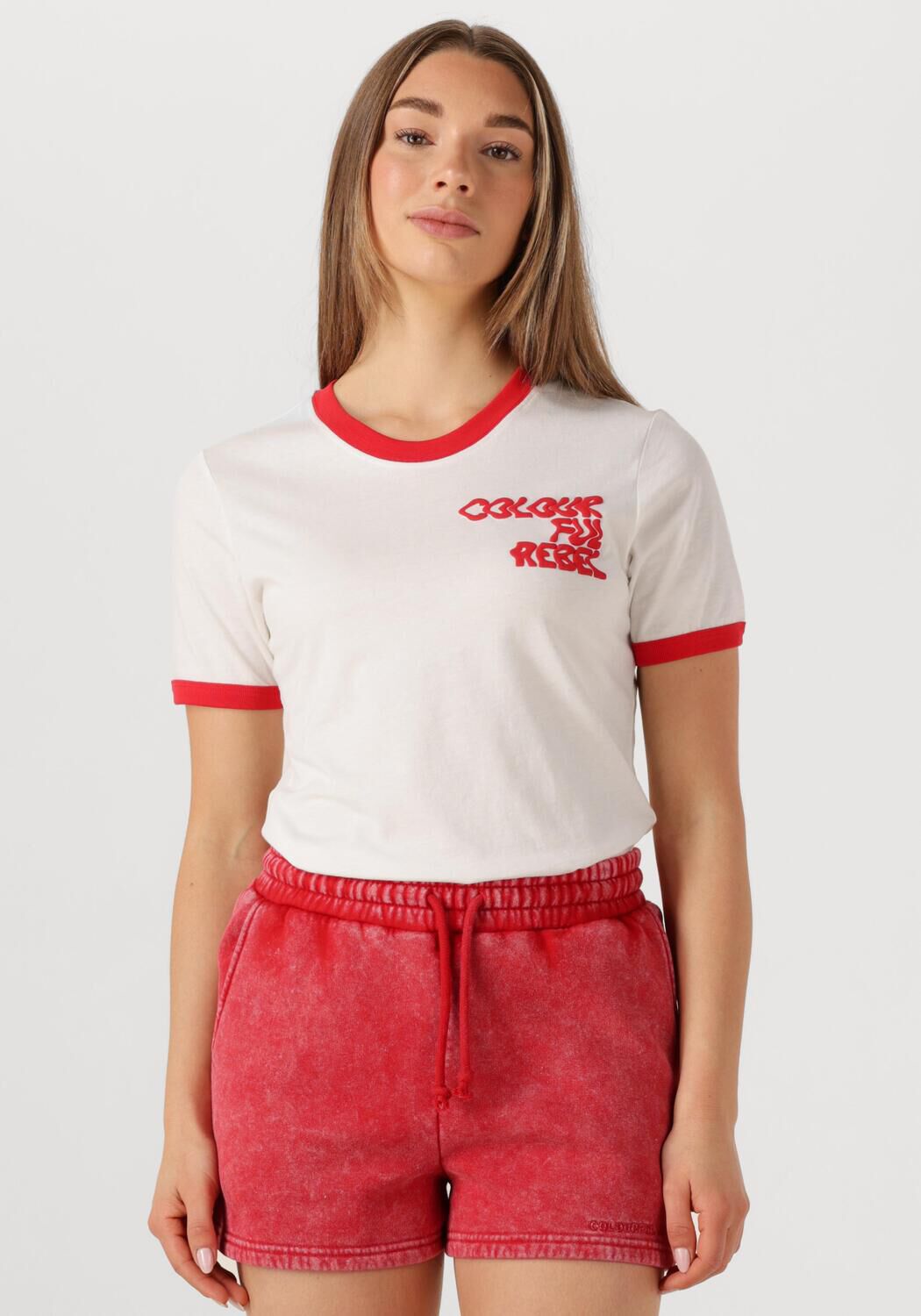 COLOURFUL REBEL Dames Tops & T-shirts Logo Wave Ringer Boxy Tee Rood