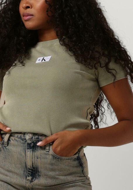 Groene CALVIN KLEIN T-shirt LABEL WASHED RIB SLIM TEE - large