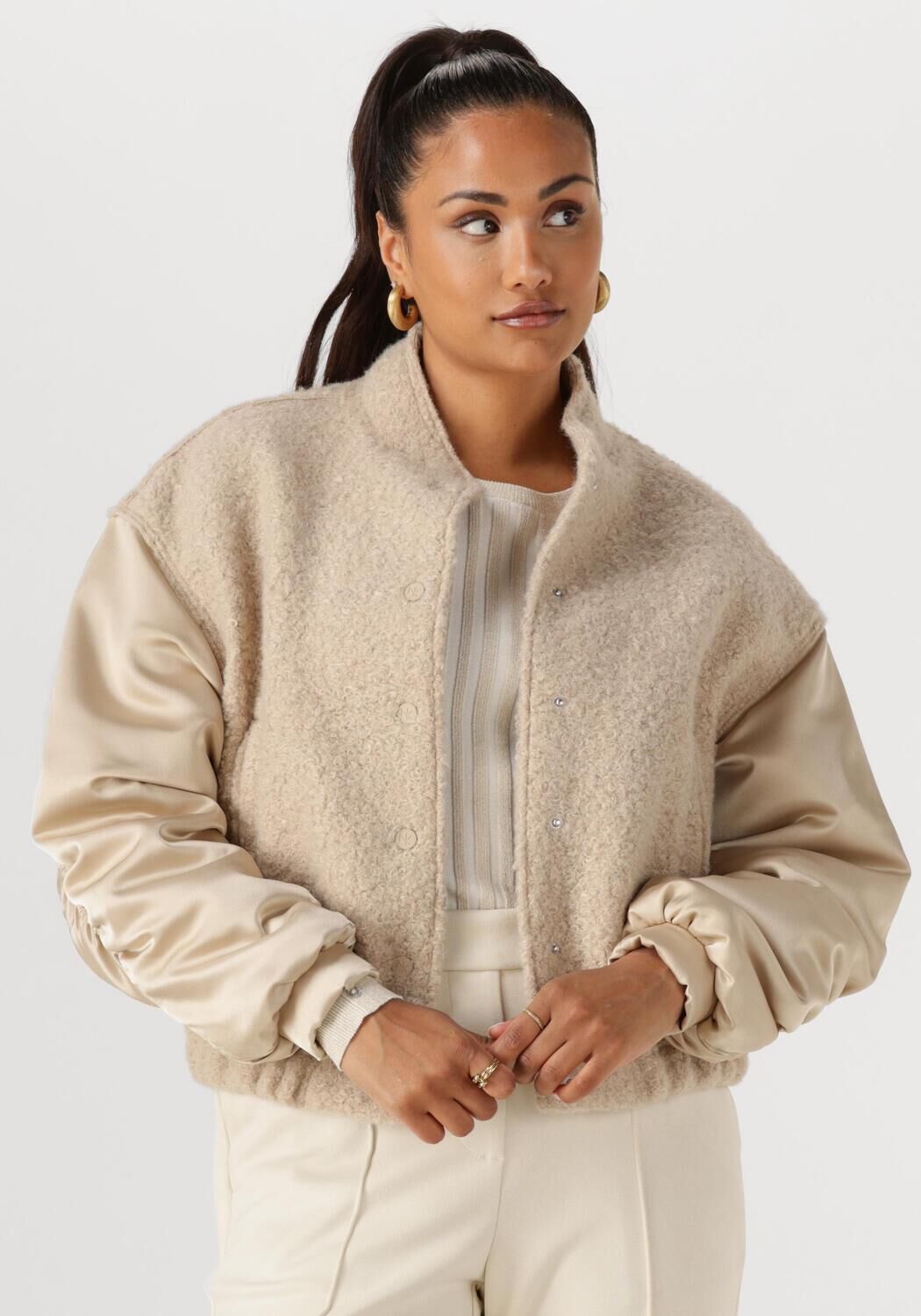 NUKUS Dames Jassen Baltimore Jacket Satin Beige