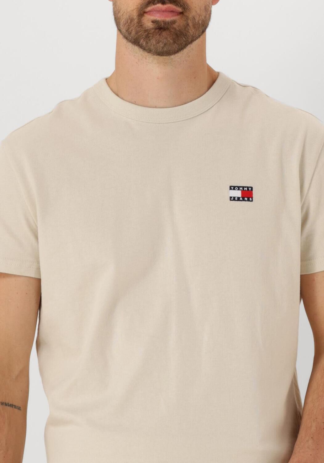 TOMMY JEANS Heren Polo's & T-shirts Tjm Reg Badge Tee Ext Beige