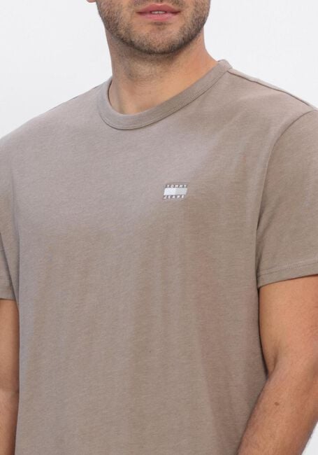 Zand TOMMY JEANS T-shirt TJM REG BADGE TEE EXT - large