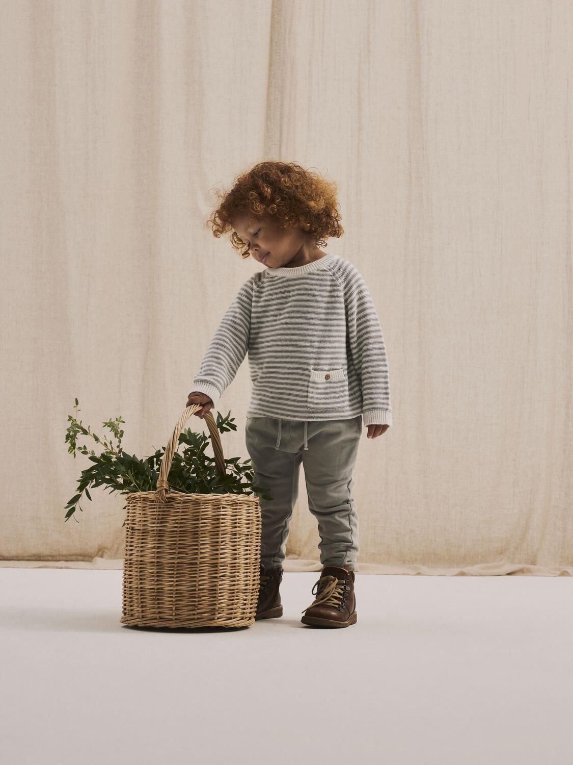 Lichtgrijze LIL' ATELIER Joggingbroek NMMNALF FOLO  LOOSE SWEAT PANT LIL - large