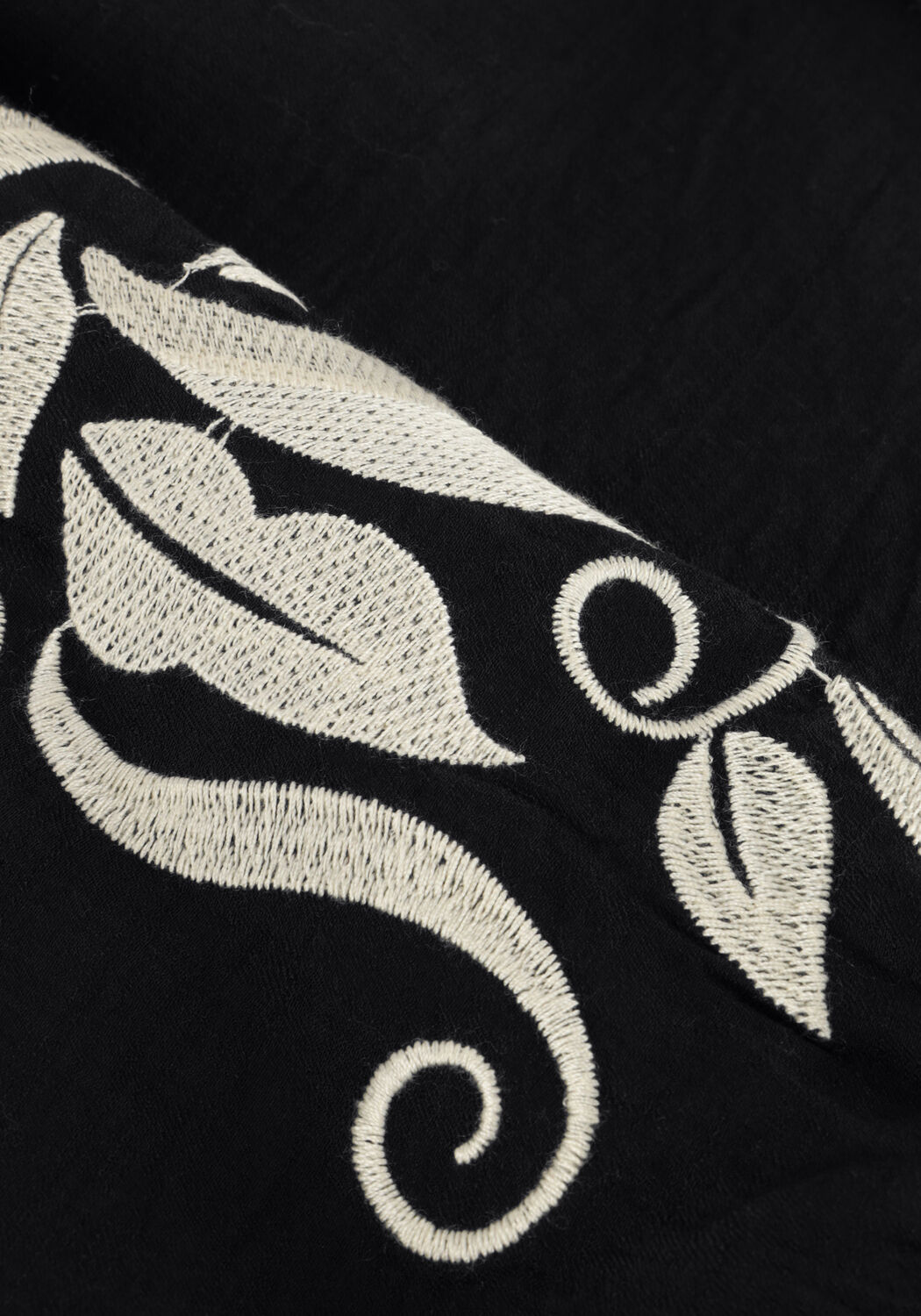 Zwarte NUKUS Blouses TINA BLOUSE EMBROIDERY - large